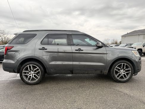 Used 2018 Ford Explorer Sport w/ Equipment Group 401A image 7