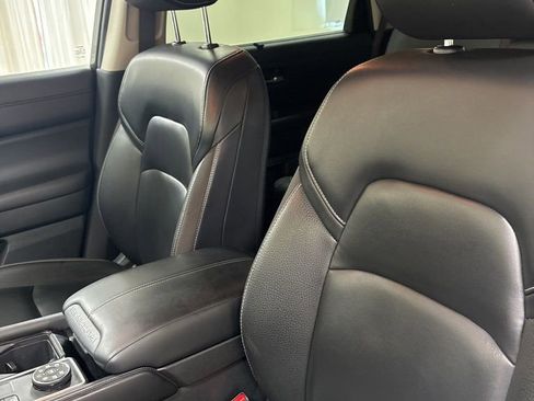 Used 2023 Nissan Pathfinder SL w/ Cargo Package image 14