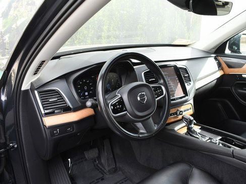 Used 2021 Volvo XC90 T5 Momentum w/ Advanced Package image 14