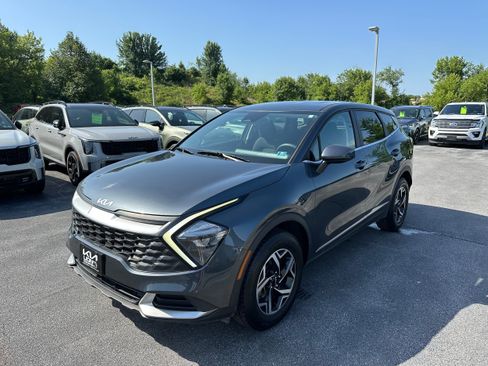 Used 2023 Kia Sportage LX AWD/4WD image 1