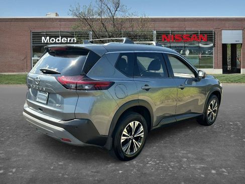 Used 2021 Nissan Rogue SV w/ Premium Package FWD image 4