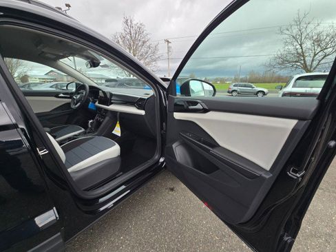 New 2026 Volkswagen Taos S image 10