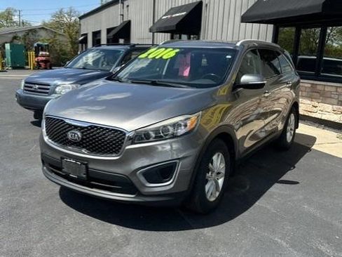 Used 2016 Kia Sorento LX w/ LX Convenience Package FWD image 3