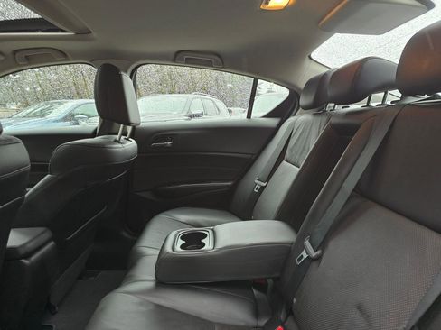 Used 2013 Acura ILX Hybrid w/ Technology Package image 18