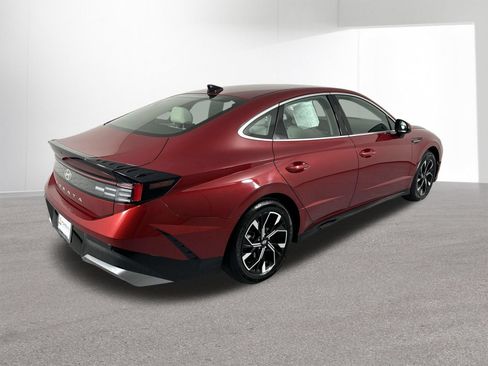 Used 2024 Hyundai Sonata SEL FWD image 34