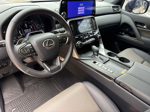 Used 2025 Lexus LX 700h Overtrail image 22