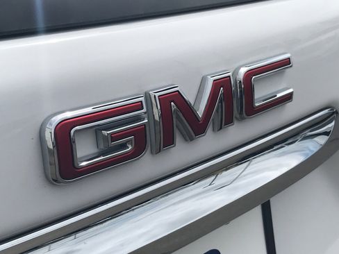 Certified 2024 GMC Terrain SLE w/ Driver Convenience Package AWD/4WD image 23