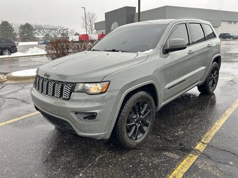 Certified 2020 Jeep Grand Cherokee Altitude image 1