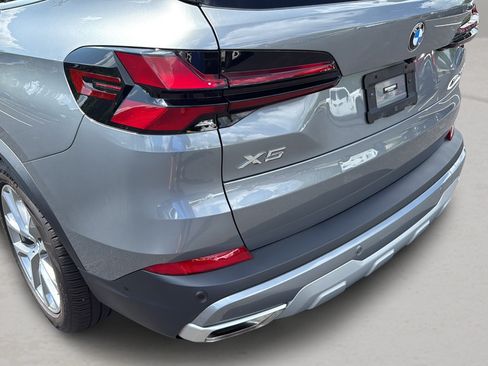 Used 2024 BMW X5 xDrive40i w/ Parking Assistance Package AWD/4WD image 12