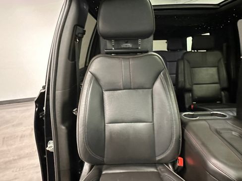 Used 2021 Chevrolet Suburban RST w/ Luxury Package image 24