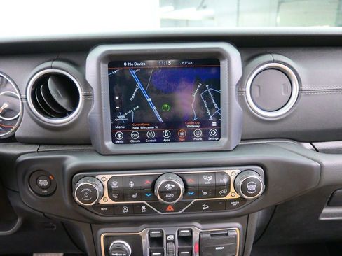Used 2022 Jeep Wrangler Unlimited Sahara w/ Cold Weather Group AWD/4WD image 14