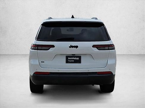 Used 2023 Jeep Grand Cherokee L Laredo RWD image 7