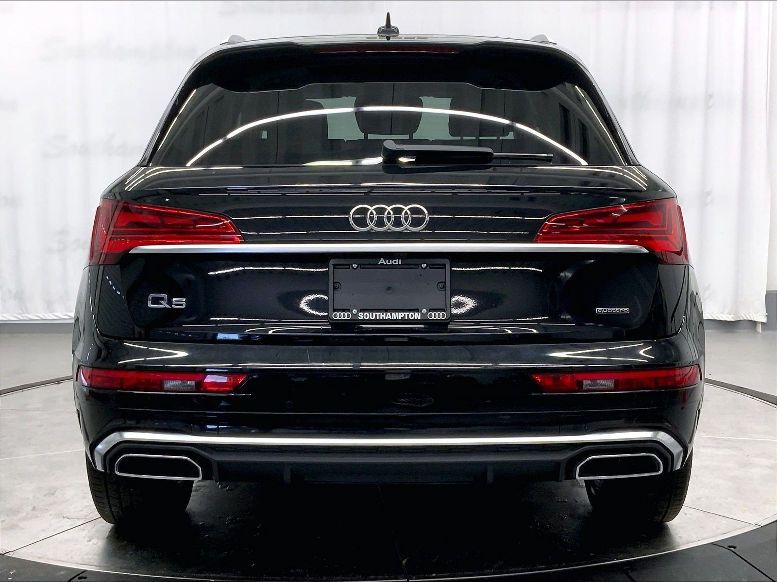 Certified 2023 Audi Q5 2.0T Premium w/ Convenience Package AWD/4WD image 3