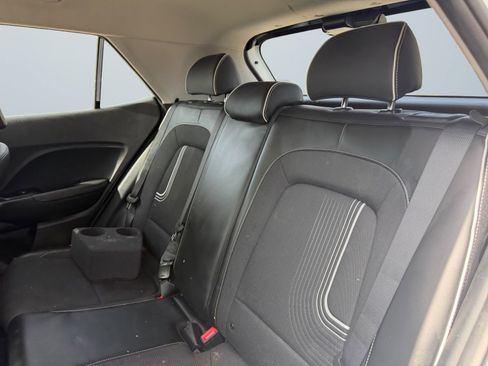 Used 2022 Hyundai Venue Limited w/ Cargo Package FWD image 15