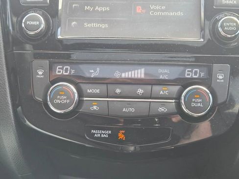 Used 2015 Nissan Rogue SL w/ SL Premium Package FWD image 33