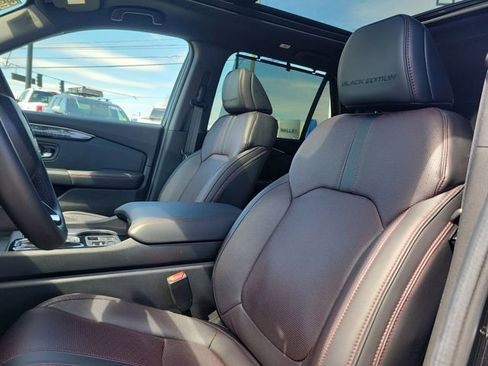 Certified 2025 Honda Pilot Black Edition image 12