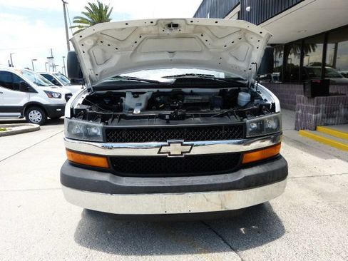 Used 2015 Chevrolet Express 3500 RWD image 8