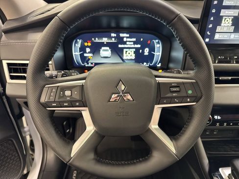 New 2026 Mitsubishi Outlander SE FWD image 8