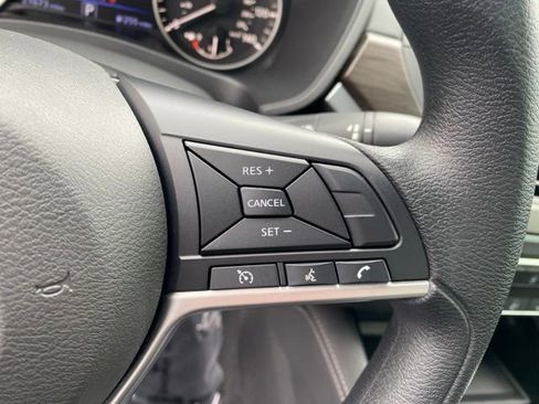 Used 2023 Nissan Altima 2.5 SV AWD/4WD image 17