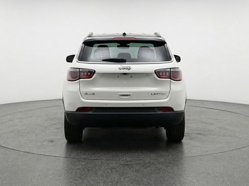 Used 2025 Jeep Compass Limited image 7