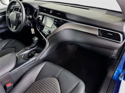 Used 2018 Toyota Camry SE image 31