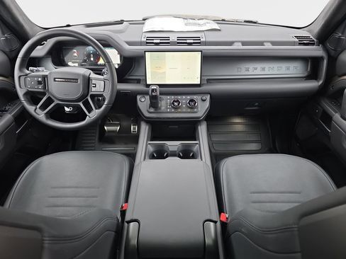 Used 2025 Land Rover Defender 110 AWD/4WD image 9