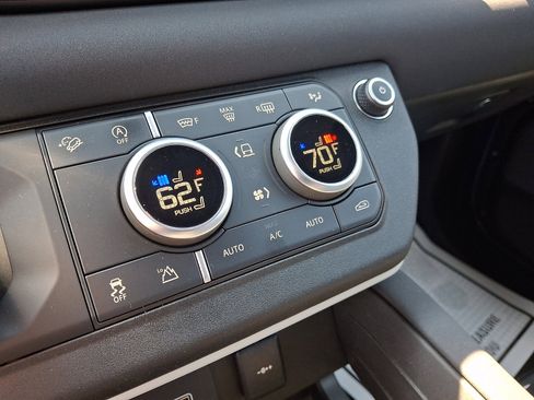 Used 2023 Land Rover Defender 110 SE image 16