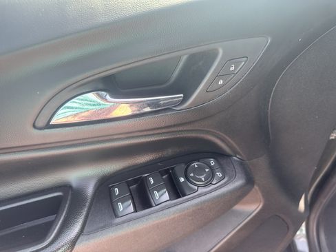 Used 2018 Chevrolet Equinox LT AWD/4WD image 13