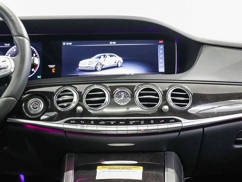 Used 2018 Mercedes-Benz S 560 Sedan image 14