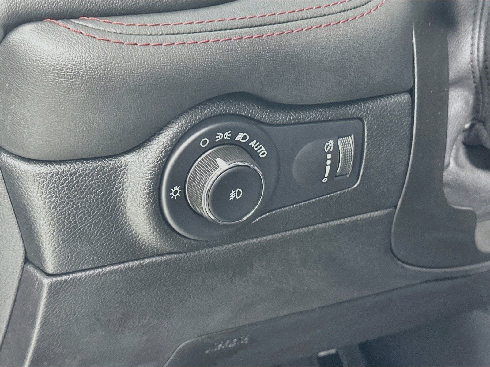 Used 2023 Dodge Durango R/T RWD image 10