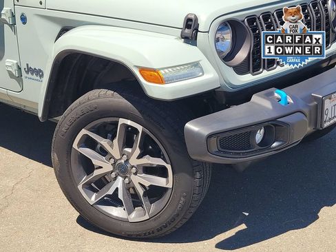 Used 2024 Jeep Wrangler Unlimited w/ Convenience Group AWD/4WD image 9
