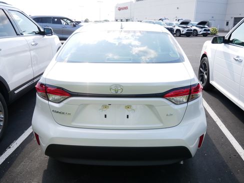 Used 2026 Toyota Corolla LE FWD image 7