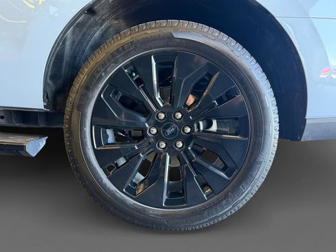 Used 2025 Ford Expedition Platinum w/ Stealth Appearance Package AWD/4WD image 16