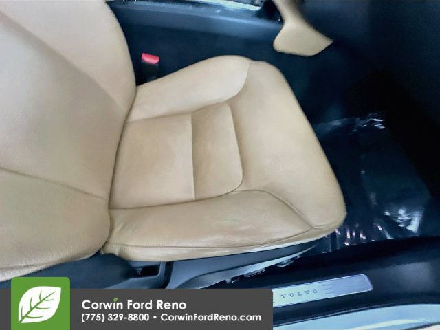 Used 2018 Volvo XC90 T6 Momentum w/ Momentum Plus Package AWD/4WD image 32