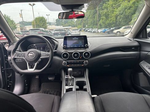Used 2025 Nissan Sentra SV FWD image 28