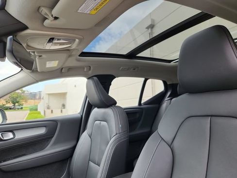 Certified 2026 Volvo XC40 B5 Plus w/ Climate Package AWD/4WD image 23