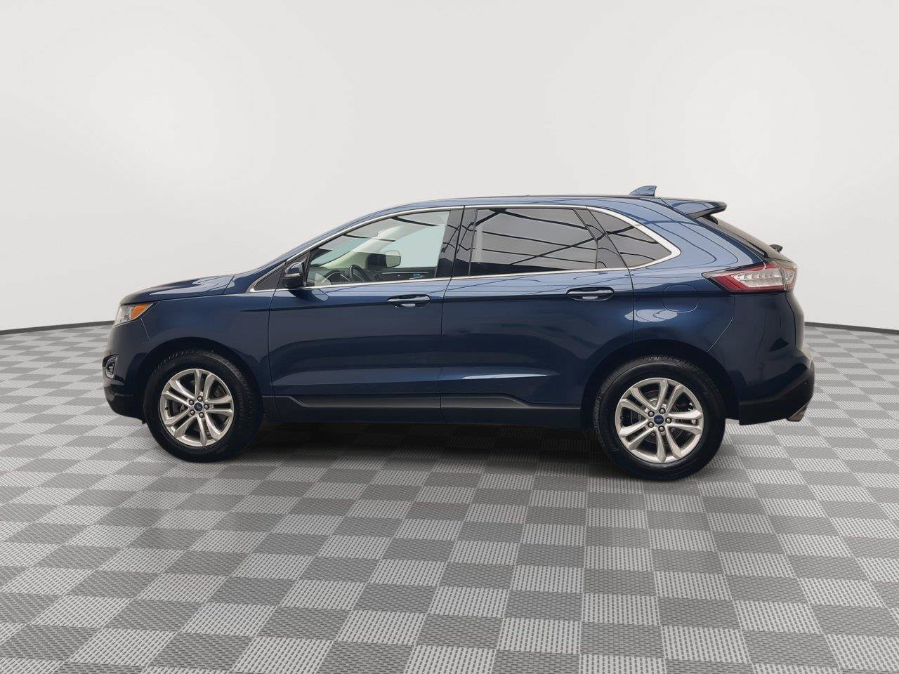 Used 2017 Ford Edge SEL w/ Equipment Group 201A AWD/4WD image 40
