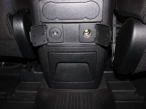 Used 2023 Ford Explorer XLT image 21