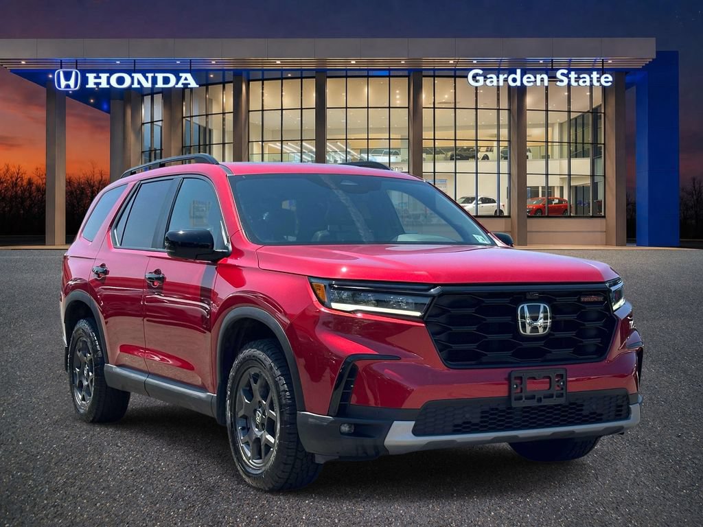 Certified 2023 Honda Pilot TrailSport image 2