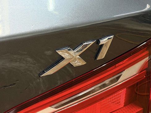 Used 2017 BMW X1 xDrive28i image 5