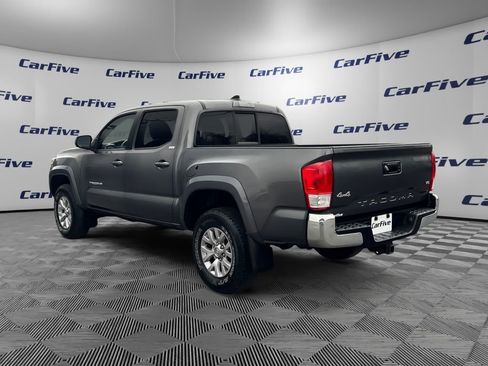 Used 2016 Toyota Tacoma SR5 w/ SR5 Appearance Package (SN) AWD/4WD image 3