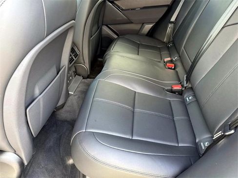 New 2025 Land Rover Range Rover Velar Dynamic SE image 11