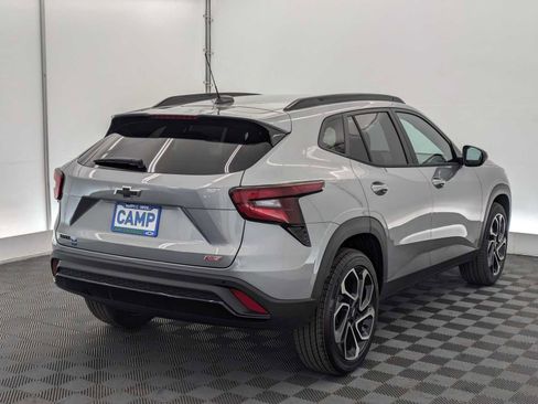 New 2026 Chevrolet Trax RS w/ Sunroof Package FWD image 5
