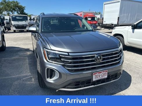 Used 2024 Volkswagen Atlas SE AWD/4WD image 6