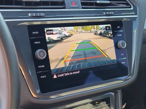 Certified 2023 Volkswagen Tiguan SE R-Line FWD image 23