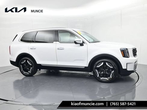 Certified 2024 Kia Telluride S w/ S Sunroof Package AWD/4WD image 1
