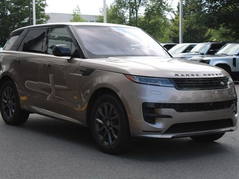Used 2023 Land Rover Range Rover Sport SE Dynamic AWD/4WD image 3
