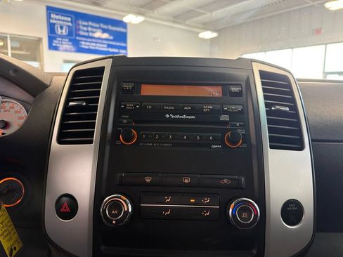 Used 2011 Nissan Frontier PRO-4X w/ Pro-4x Luxury Pkg AWD/4WD image 13