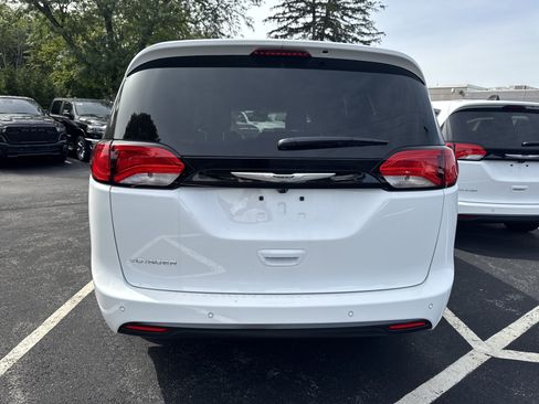 New 2026 Chrysler Voyager LX image 6