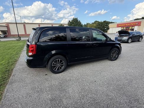Used 2018 Dodge Grand Caravan GT FWD image 4
